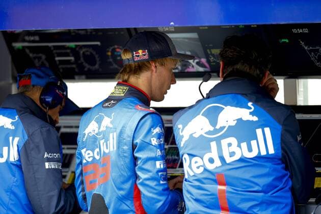 Shanghai: Motorsports: Formula 1 2018 Heineken Chinese Grand Prix Chinese Formula One Grand Prix Shanghai Circuit April 08, 2018 in Shanghai, China. , 28 Brendon Hartley (NZL Toro Rosso, Ferrari) , Shanghai China