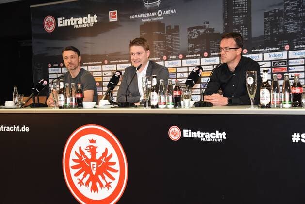 13.04.2018, Frankfurt am Main Commerzbankarena 1. Bundesliga Saison 2017 2018 Eintracht Frankfurt (SGE) Pressekonferenz Trainer Niko Kovac (Eintracht Frankfurt), Pressesprecher Jan Martin Strasheim , Sportvorstand Fredi Bobic (Eintracht Frankfurt)