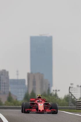 Kimi Raikkoenen (Scuderia Ferrari) mit seinem Auto auf der Strecke, Grosser Preis von China 2018, Rennen, Motorsport, Formel 1, 14.04.2018, Shanghai Copyright: xIllman Eibner-Pressefotox EP_EER