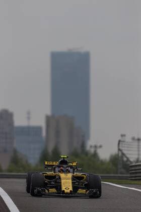 Carlos Sainz (Renault F1 Team) mit seinem Auto auf der Strecke, Grosser Preis von China 2018, Rennen, Motorsport, Formel 1, 14.04.2018, Shanghai Copyright: xIllman Eibner-Pressefotox EP_EER