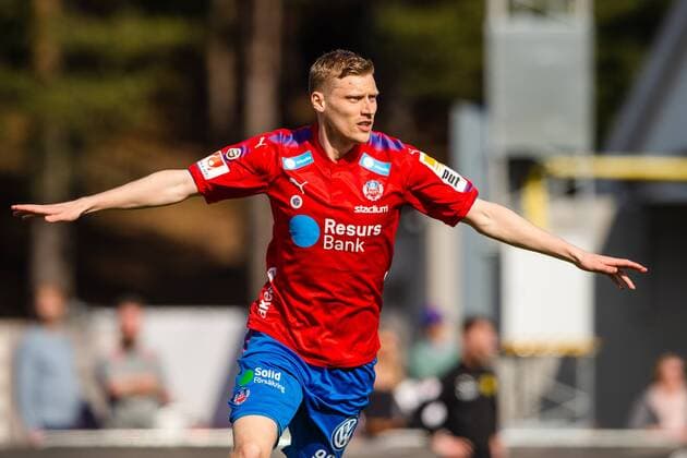 180414 Helsingborgs Andri Runar Bjarnason jublar efter att han gjort 1-3 malet under en fotbollsmatch i Superettan mellan Frej och Helsingborg den 14 april 2018 i Stockholm. Copyright: SIMONxHASTEGARD BB180414SH022
