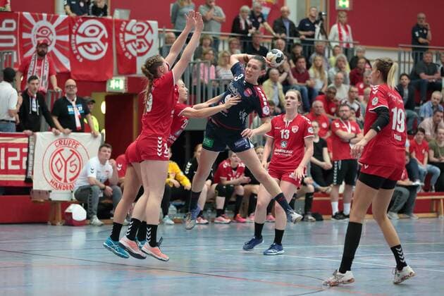 FSG Mainz 05 Budenheim - SG H2Ku Herrenberg,14.04.2018,GER,Handball, im Sarah Neubrander,( 9,H2Ku Herrenberg) Eibner-Pressefoto Ulrich Scherbaum Mainz-Budenheim Copyright: xEibner-Pressefoto UlrichxScherbaumx EP_usm