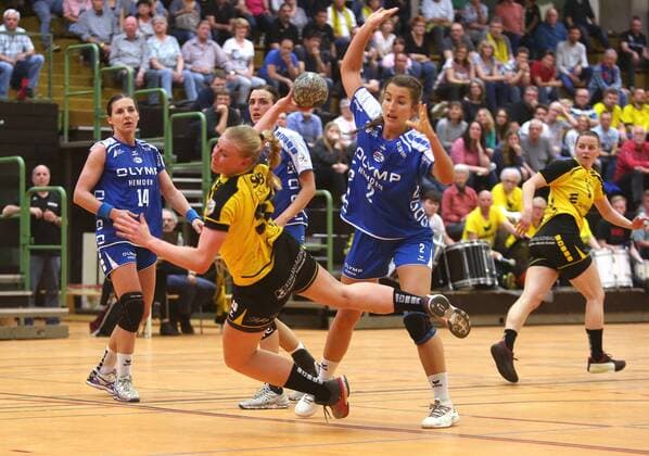 BAU 14.04.2018 Ostfildern Handball TV Nellingen vs. SG BBM Bietigheim, Vivien Jäger (Nellingen, vorn)