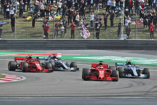 beim Start bleibt Sebastian Vettel (Scuderia Ferrari) vorne, Grosser Preis von China 2018, Rennen, Motorsport, Formel 1, 15.04.2018, Shanghai Copyright: xIllman Eibner-Pressefotox EP_ANS