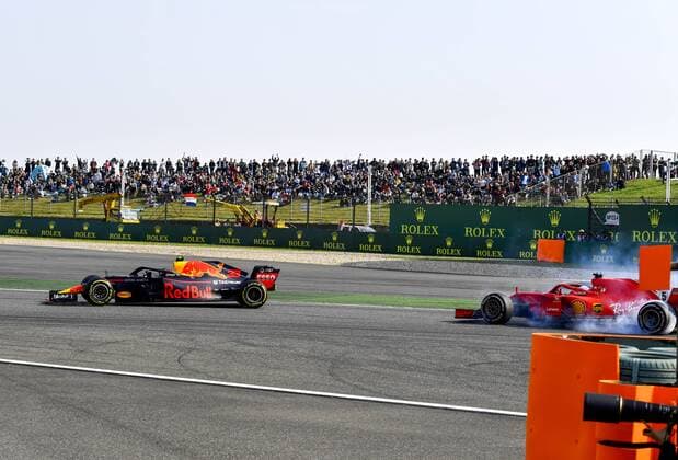 Shanghai: Motorsports: Formula 1 2018 Heineken Chinese Grand Prix Chinese Formula One Grand Prix Shanghai Circuit in Shanghai, China. 33 Max Verstappen (NDL, Red Bull Racing), , 5 Sebastian Vettel (GER, Scuderia Ferrari) Crash Shanghai China