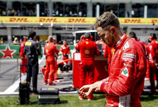 Bilder des Tages - SPORT Shanghai: Motorsports: Formula 1 2018 Heineken Chinese Grand Prix Chinese Formula One Grand Prix Shanghai Circuit in Shanghai, China. , 5 Sebastian Vettel (GER, Scuderia Ferrari) Shanghai China