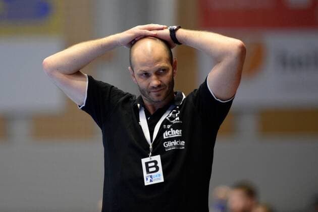 Heiko Grimm (Trainer MT Melsungen) enttaeuscht, frustriert, Emotion --- Handball --- 1. Bundesliga --- MT Melsungen vs TV Huettenberg --- 15.04.2018, Kassel Copyright: xEIBNER RolandxSippelx EP_RSL