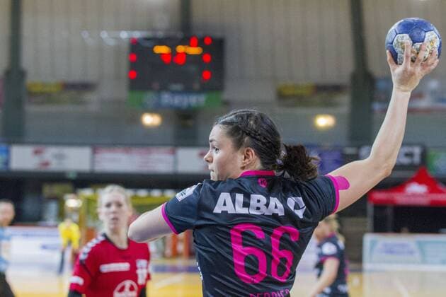 Handball-Bundesliga TSV Bayer 04 Leverkusen vs. TuS Metzingen 26:24 Handball-Bundesliga TSV Bayer 04 Leverkusen vs. TuS Metzingen 26:24 am 15. 4. 2018 Leverkusen, Ostermann-Arena, Deutschland Photo: Ralf Kardes Katharina Beddies (66) LA