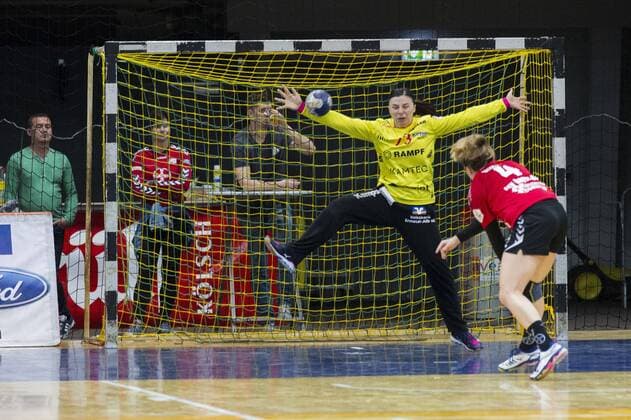 Handball-Bundesliga TSV Bayer 04 Leverkusen vs. TuS Metzingen 26:24 Handball-Bundesliga TSV Bayer 04 Leverkusen vs. TuS Metzingen 26:24 am 15. 4. 2018 Leverkusen, Ostermann-Arena, Deutschland Photo: Ralf Kardes Jasmina Jankovic (23) TW Elfe Anna Seidel (4) KM