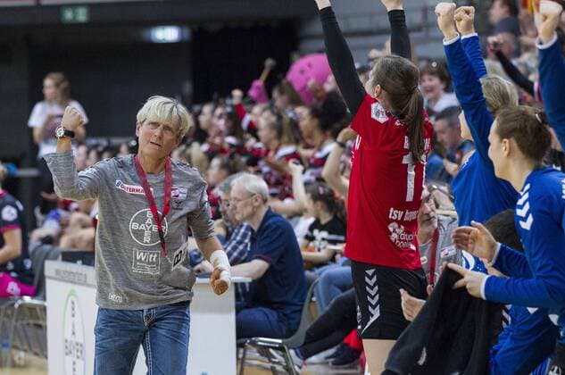 Handball-Bundesliga TSV Bayer 04 Leverkusen vs. TuS Metzingen 26:24 Handball-Bundesliga TSV Bayer 04 Leverkusen vs. TuS Metzingen 26:24 am 15. 4. 2018 Leverkusen, Ostermann-Arena, Deutschland Photo: Ralf Kardes Elfen-Trainerin Renate Wolf