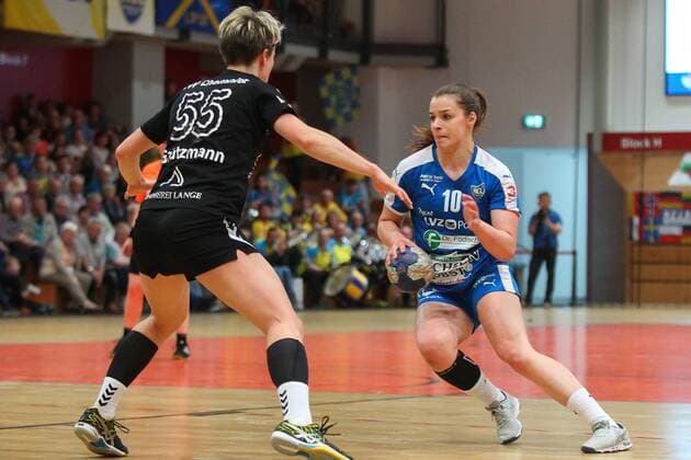 HC Leipzig vs. HV Chemnitz, 3. Liga Ost, 15.04.2018 Handball, Frauen, 3. Liga Ost, Saison 2017 2018, 21. Spieltag: HC Leipzig vs. HV Chemnitz 29:28 am 15.04.2018 in der Sporthalle Bruederstrasse. Im Bild: Emely THEILIG ( 10, HCL).