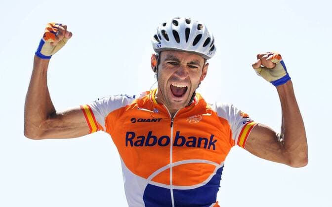 20090725 - MONT VENTOUX, FRANCE: Spanish Juan Manuel Garate of the Rabobank team celebrates as he wins the 20th stage of the Tour de France cycling race, between Montelimar and the Mont Ventoux (167km), Saturday 25 July 2009. ERICxLALMAND  x14766170x