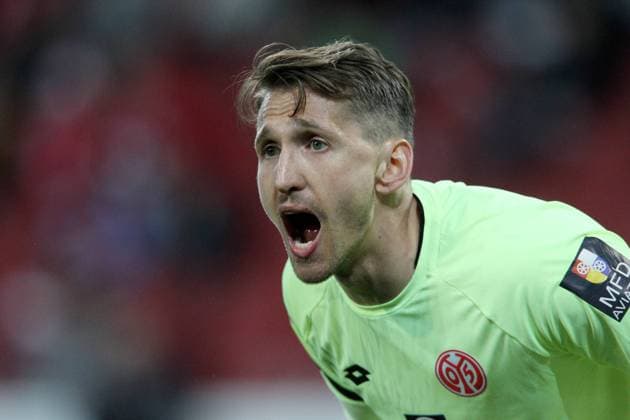 Fussball 1. Bundesliga: 1. FSV Mainz 05 - SC Freiburg, 30. Spieltag am 16.04.2018 in der Opel Arena Mainz, xmdx, Rene ADLER (1, Tor, Mainz 05) 1. FSV Mainz 05 - SC Freiburg