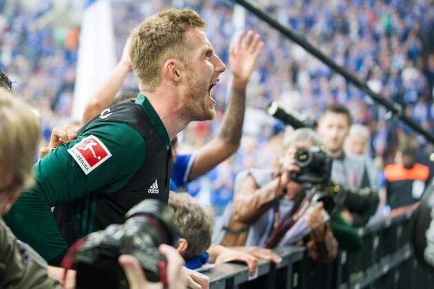 Torwart Ralf FAEHRMANN (FÄHRMANN, GE) jubelt in Richtung der Schalker Fans, Jubel, jubeln, jubelnd, Freude, cheers, celebrate, Schlussjubel, Fussball 1. Bundesliga, 30. Spieltag, FC Schalke 04 (GE)- Borussia Dortmund (DO) 2:0, am 15.04.2017 in Gelsenkirchen Deutschland. Â *** Goalkeeper Ralf FAEHRMANN FÄHRMANN GE rejoices in the direction of the Schalke fans Cheering cheering jubilant Joy cheers celebrate Final cheering Football 1 Bundesliga 30 Matchday FC Schalke 04 GE Borussia Dortmund DO 2 0 am 15 04 2017 in Gelsenkirchen Germany Â