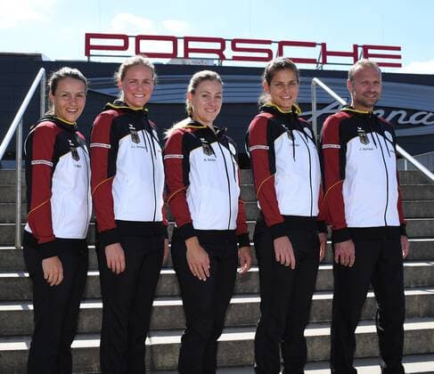 German Fedcup Team from left:Tatjana Maria, Anna-Lena Groenefeld, Angelique Kerber,Julia Goerges and Teamcaptain Jens Gerlach