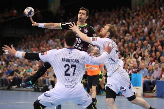 SG Flensburg-Handewitt - Montpellier HB, EHF Champions League; Flensburg, 18.04.18 Flensburg, 18.04.18, Handball, VELUX EHF Champions League, Saison 2017 2018, Viertelfinal, SG Flensburg-Handewitt - Montpellier HB : Rasmus Lauge Schmidt (SG Flensburg-Handewitt, 25), Jonas Truchanovicius (Montpellier HB, 07), Ludovic Fabregas (Montpellier HB, 27)