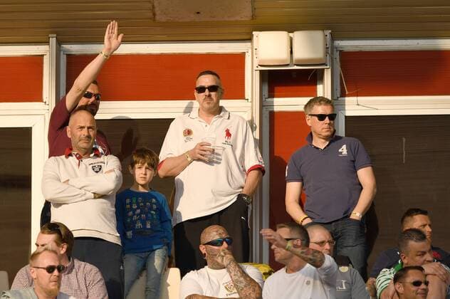 Fussball, Herren, Saison 2017 2018, Halbfinale im Berliner Pilsner-Pokal, BFC Dynamo - Tennis Borussia, oben in der Mitte Wirtschaftsratschef Peter Meyer (BFC Dynamo) auf der Tribüne, 18.04. 2018, Copyright: xMatthiasxKochx