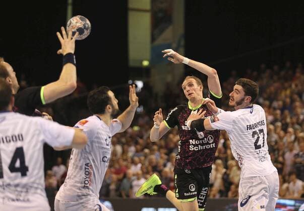 Foto : Holger Glandorf ( Flensburg ) gegen Ludovic Fabregas Handball Herren am 18.04.2018 Champions - League SG Flensburg - Montpellier 28 - 28