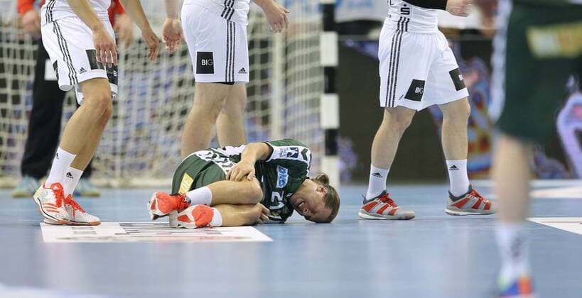 Foto : Verletzung von Matthias Zachrisson FuÌˆchse Handball Herren am 19.04.2018 1. Bundesliga THW Kiel - Füchse Berlin 25 - 20