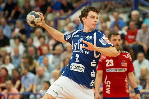 Maximilian Leon Bettin ( 2, Bergischer HC) beim Wurf Bergischer HC vs. Wilhelmshavener HV, Handball, 2. Bundesliga, 20.04.18 Solingen NRW Deutschland Klingenhalle