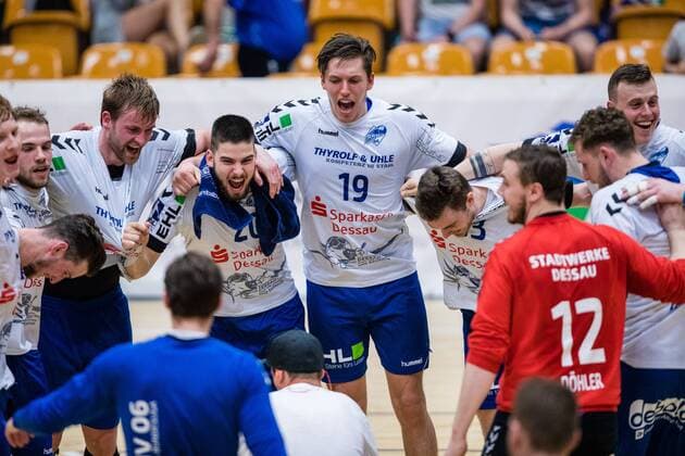 Bilder des Tages - SPORT Jubel beim Dessau-Rosslauer HV 06 waehrend der Begegnung in der DKB Handball 2. Bundesliga zwischen Dessau-Rosslauer HV 06 und Eintracht Hildesheim in der Anhalt Arena am April 20, 2018 in Bauhausstadt Dessau, Sachsen Anhalt, Germany ( HB-2BL Dessau-Rosslauer HV 06 - Eintracht Hildesheim Bauhausstadt Dessau Copyright: xEIBNER HartmutxBoesenerx EP_HBR