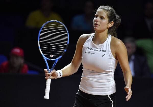 Julia Görges (GER) Enttäuschung enttäuscht nach Chance Gestik Geste Tennis Damen Team Deutschland Germany Fed Cup Federations FedCup 2018 Halbfinale Deutschland GER vs Tschechien CZE Porsche-Arena Stuttgart 21.-22.04.2018 Fed Cup Halbfinale GER - CZE Porsche-Arena Stuttgart 2018
