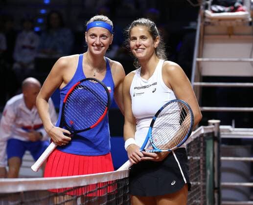 Bilder des Tages - SPORT BAU 21.04.2018 Stuttgart Tennis Fed Cup GER vs. CZE, Julia Görges (GER, rechts) vs. Petra Kvitova (CZE)