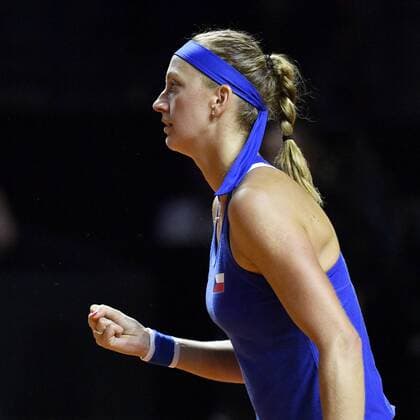 Petra Kvitova (CZE) Gestik, Geste jubelt über gewonnen Punkt Jubel Tennis Damen Team Deutschland Germany Fed Cup Federations FedCup 2018 Halbfinale Deutschland GER vs Tschechien CZE Porsche-Arena Stuttgart 21.-22.04.2018 Fed Cup Halbfinale GER - CZE Porsche-Arena Stuttgart 2018