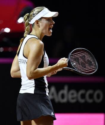 Angelique KERBER (GER) Gestik, Geste jubelt nach gewonnenem Punkt Faust Tennis Damen Team Deutschland Germany Fed Cup Federations FedCup 2018 Halbfinale Deutschland GER vs Tschechien CZE Porsche-Arena Stuttgart 21.-22.04.2018 Fed Cup Halbfinale GER - CZE Porsche-Arena Stuttgart 2018