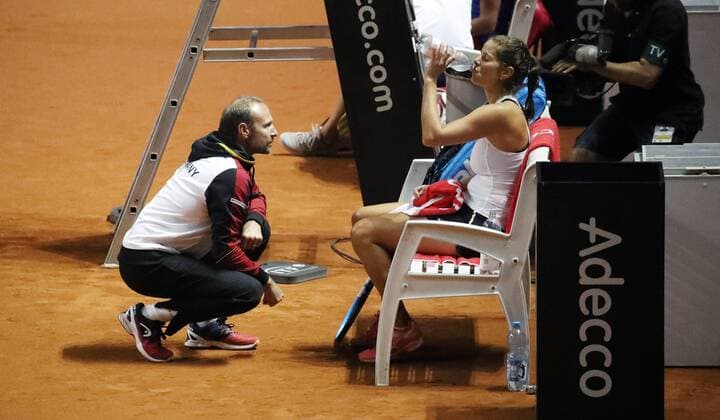 Tennis Fed Cup 2018 Deutschland - Tschechien Deutschland, Stuttgart, 21.04.2018, Tennis, Fed Cup 2018, Deutschland - Tschechien: v.l. Jens Gerlach, Julia Görges.