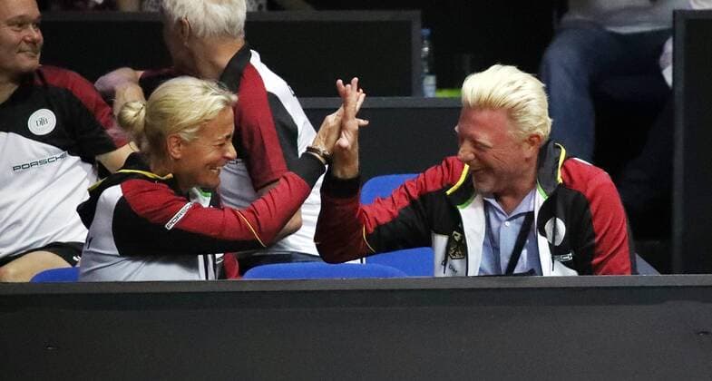 Themen der Woche - SPORT Bilder des Tages - SPORT Tennis Fed Cup 2018 Deutschland - Tschechien Deutschland, Stuttgart, 21.04.2018, Tennis, Fed Cup 2018, Deutschland - Tschechien: v.l. Barbara Rittner, Boris Becker. *** Tennis Fed Cup 2018 Germany Czech Republic Germany Stuttgart 21 04 2018 Tennis Fed Cup 2018 Germany Czech Republic v l Barbara Rittner Boris Becker