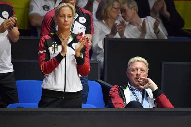 Boris BECKER (Head of Men sTennis) und Barbara RITTNER (Head of Women s Tennis) beobachten das Geschehen, Tennis Fed Cup Halbfinale Deutschland-Tschechien, P O R S C H E A R E N A, Stuttgart am 21.04.2018.