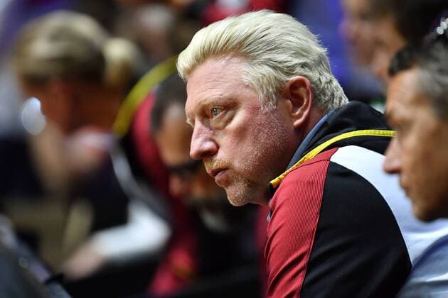 Themen der Woche - SPORT Bilder des Tages - SPORT Boris BECKER (Head of Men sTennis),,beobachtet das Geschehen,ernst,skeptisch,Profil, Einzelbild,angeschnittenes Einzelmotiv,Portraet,Portrait,Porträt. Tennis Fed Cup Halbfinale Deutschland-Tschechien, P O R S C H E A R E N A, Stuttgart am 21.04.2018.