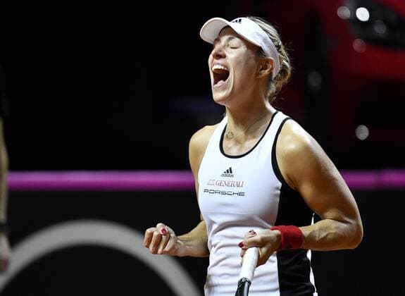 Angelique KERBER (GER) Gestik, Geste Jubel jubelt über Punktgewinn Tennis Damen Team Deutschland Germany Fed Cup Federations FedCup 2018 Halbfinale Deutschland GER vs Tschechien CZE Porsche-Arena Stuttgart 21.-22.04.2018 Fed Cup Halbfinale GER - CZE Porsche-Arena Stuttgart 2018