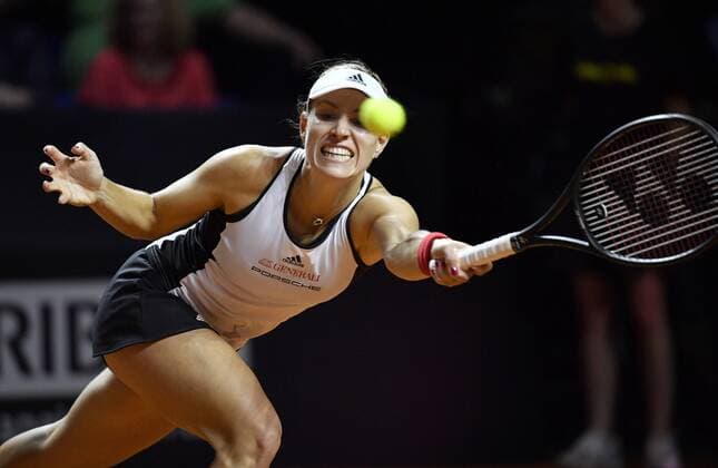 Themen der Woche - SPORT Bilder des Tages - SPORT Angelique KERBER (GER) Aktion Tennis Damen Team Deutschland Germany Fed Cup Federations FedCup 2018 Halbfinale Deutschland GER vs Tschechien CZE Porsche-Arena Stuttgart 21.-22.04.2018 Fed Cup Halbfinale GER - CZE Porsche-Arena Stuttgart 2018 *** Angelique KERBER GER Action Tennis Women Team Germany Germany Fed Cup Fedation FedCup 2018 Semifinals Germany GER vs Czech Republic CZE Porsche Arena Stuttgart 21 22 04 2018 Fed Cup Semifinals GER CZE Porsche Arena Stuttgart 2018