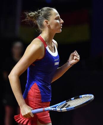 Karolina Pliskova (CZE) Gestik, Geste Jubel jubelt über Matchgewinn Tennis Damen Team Deutschland Germany Fed Cup Federations FedCup 2018 Halbfinale Deutschland GER vs Tschechien CZE Porsche-Arena Stuttgart 21.-22.04.2018 Fed Cup Halbfinale GER - CZE Porsche-Arena Stuttgart 2018