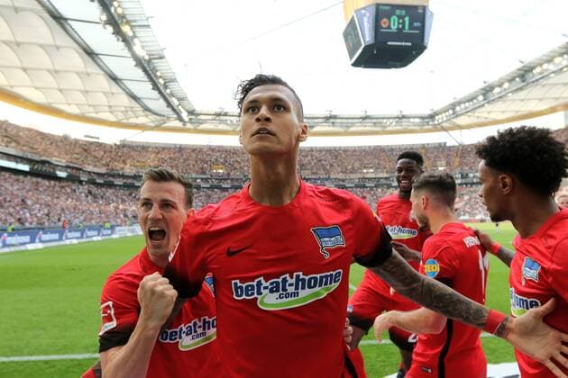 Die Berliner Vladimir Darida (links) und Davie Selke feiern das Tor zum 1:0 fuer Berlin durch Selke im Spiel in Frankfurt Eintracht Frankfurt vs Hertha BSC Berlin --- Fussball --- 1. Bundesliga --- 21.04.2018 Eintracht Frankfurt vs Hertha BSC Berlin --- Fussball --- 1. Bundesliga --- 21.04.2018 Frankfurt Copyright: xWeissx Eibner-Pressefotox EP_rws