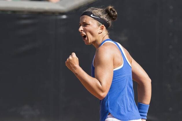Italian Sara Errani celebrates during a tennis game between Italian Sara Errani WTA Tennis Damen 91) and Belgian Alison Van Uytvanck (WTA 50), the second rubber of this weekend s Fed Cup World Group Play Off meeting between Italy and Belgium in Genoa, Italy, Saturday 21 April 2018. LAURIExDIEFFEMBACQ  x05333332x