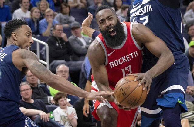 Bilder des Tages - SPORT April 21, 2018 - Minneapolis, MN, USA - The Houston Rockets James Harden (13) drives to the basket in the third quarter against the Minnesota Timberwolves in Game 3 of the first-round NBA Basketball Herren USA Playoff series on Saturday, April 21, 2018, at the Target Center in Minneapolis. The Timberwolves won, 121-105, to trail the series, 2-1. Game 3: Houston at Minnesota - ZUMAm67_ 20180421_zaf_m67_110 Copyright: xCarlosxGonzalezx