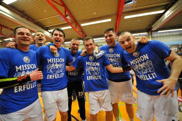 GER, 2.DKB, BHC06 vs. Wilhelmshavener HV 20.04.2018, Klingenhalle Solingen, Solingen, GER, 2.DKB, BHC06 vs. Wilhelmshavener HV , im Bild Jubel bei Milan Kotrc (BHC 15), Maximilian - Leon Bettin (BHC 2), Bastian Rutschmann( BHC 23), Tomas Babak (BHC 19), Leos Petrovsky (BHC 6 ) und Bogdan Criciotoiu( BHC 90 ).