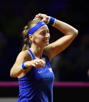 Petra Kvitova (CZE) jubelt Jubel über gewonnenes Match Gestik, Geste Tennis Damen Team Deutschland Germany Fed Cup Federations FedCup 2018 Halbfinale Deutschland GER vs Tschechien CZE Porsche-Arena Stuttgart 21.-22.04.2018 Fed Cup Halbfinale GER - CZE Porsche-Arena Stuttgart 2018