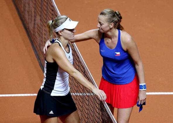 BAU 22.04.2018 Stuttgart Tennis Fed Cup GER vs. CZE, v.l. Angelique Kerber (GER) und Petra Kvitova (CZE)