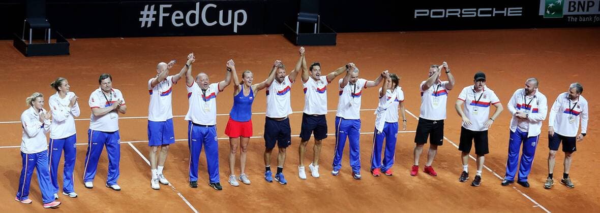 Themen der Woche - SPORT Bilder des Tages - SPORT BAU 22.04.2018 Stuttgart Tennis Fed Cup GER vs. CZE, Jubel beim tschechischen Team über den Sieg