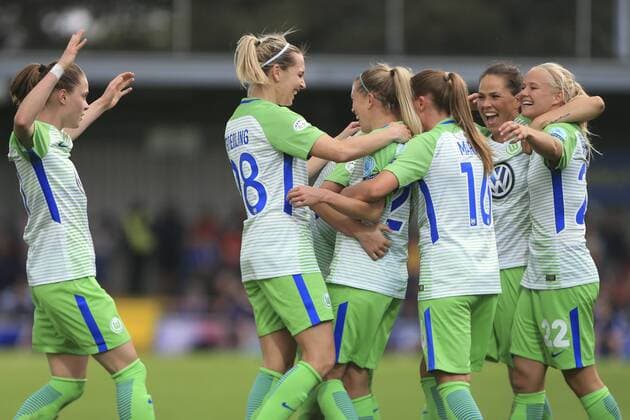 Lara Dickenmann (VfL Wolfsburg, 21) jubel, Torjubel, jubelt über das Tor, celebrate the goal, celebration, Fussball, UEFA Women s Champions League, Chelsea LFC - VfL Wolfsburg,
