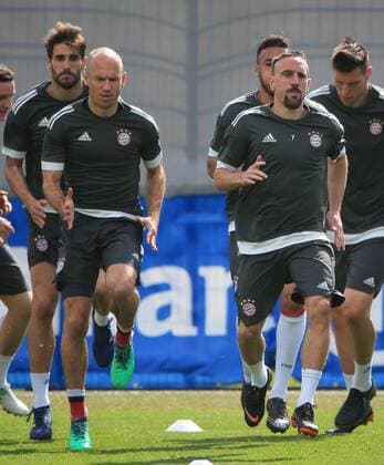 2018, CL, FCB Abschlusstraining,Saebenerstrasse Muenchen, Fussball, im Bild: Arjen Robben (FCB) und Franck Ribery (FCB)