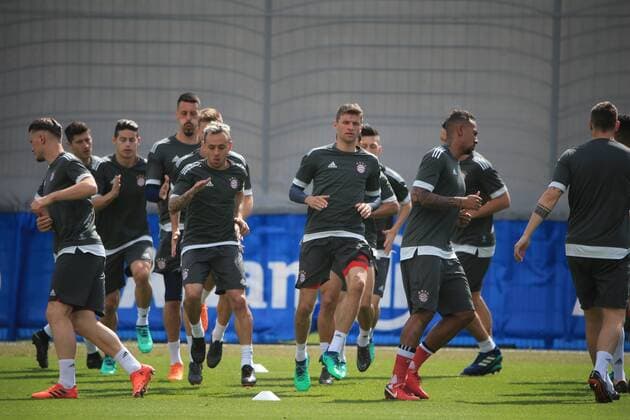 2018, CL, FCB Abschlusstraining,Saebenerstrasse Muenchen, Fussball, im Bild: Robert Lewandowski (FCB), James Rodriguez (FCB), Sandro Wagner (FCB), Joshua Kimmich (FCB), Rafinha (FCB), Thomas Mueller (FCB), Jerome Boateng (FCB), Niklas Suele (FCB)