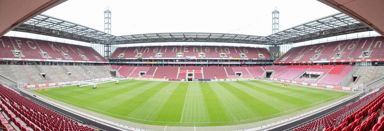 Panorama des Rhein-Energie-Stadions in Köln von der Ost-Tribüne Pressekonferenz zum Finale im DFB Pokal der Frauen zwischen dem VfL Wolfsburg und dem FC Bayern München im RheinEnergie Stadion in Köln, 24.04.18 Köln NRW Deutschland RheinEnergie Stadion