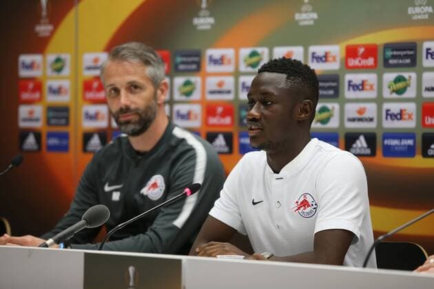 SOCCER - EL, Marseille vs RBS MARSEILLE,FRANCE,25.APR.18 - SOCCER - UEFA Europa League, semifinal, Olympique de Marseille vs Red Bull Salzburg, press conference PK Pressekonferenz Image shows Diadie Samassekou and head coach Marco Rose (RBS). GEPAxpictures xMathiasxMandl