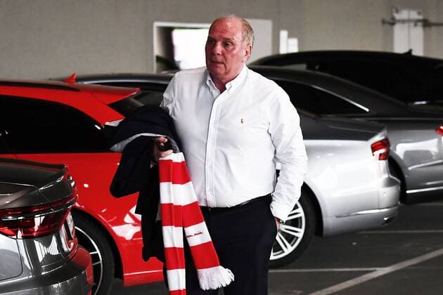 25.04.2018, xjhx, Fussball Champions League, FC Bayern Muenchen - Real Madrid, emspor, v.l. Praesident Uli Hoeness (FC Bayern Muenchen) bei der Ankunft in der Allianz Arena Muenchen