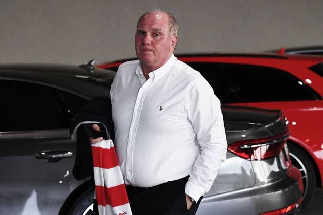 25.04.2018, xjhx, Fussball Champions League, FC Bayern Muenchen - Real Madrid, emspor, v.l. Praesident Uli Hoeness (FC Bayern Muenchen) bei der Ankunft in der Allianz Arena Muenchen